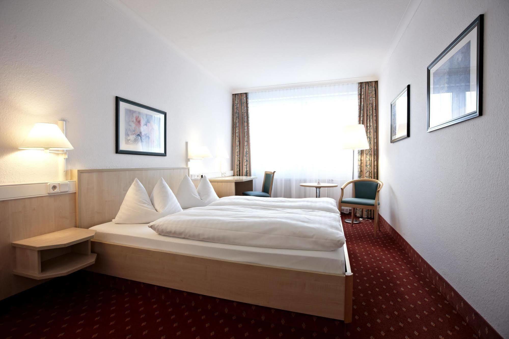 Intercityhotel Schwerin Schwerin  Phòng bức ảnh